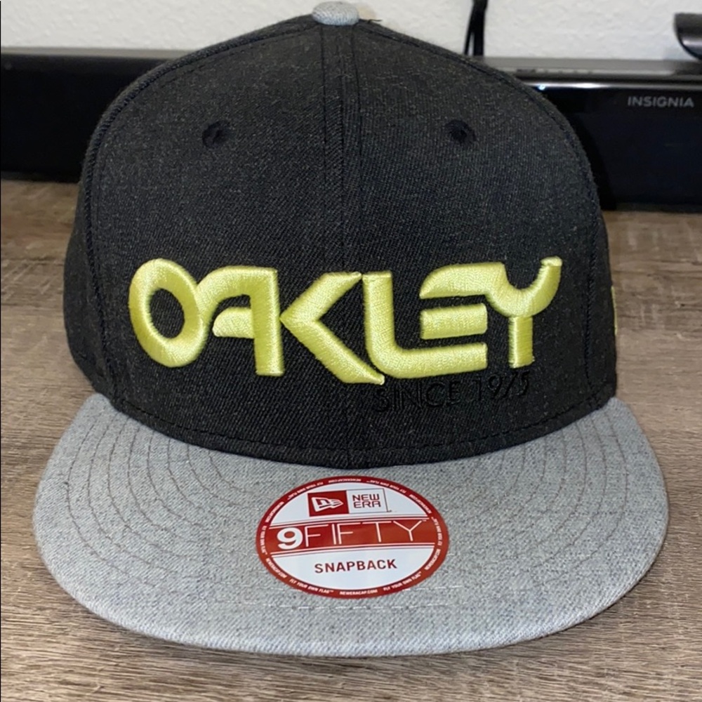 Oakley hat